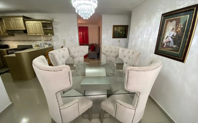 Spacious 3-bedroom Apartment in Santo Domingo!