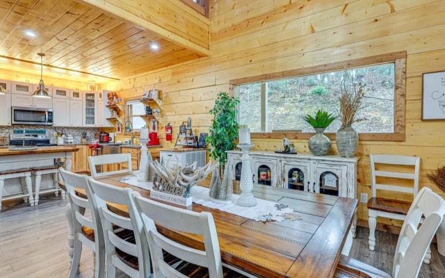 Close to Hiking & Attractions: Smoky Mtn Cabin