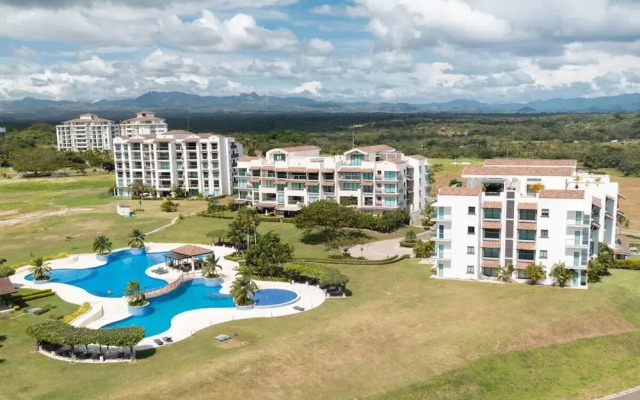 The Spacious Condo by Acomodo