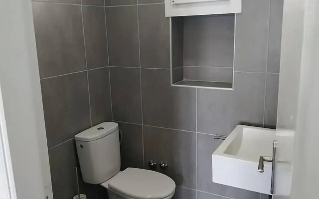 Elenis Studios & Apartments
