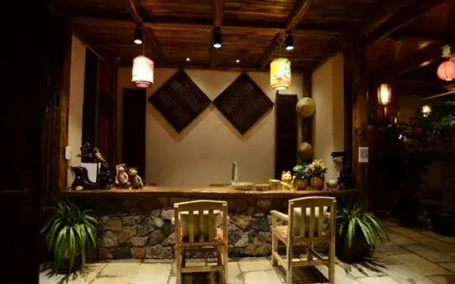 Huayutang Renwen Inn