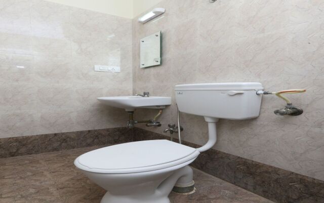 OYO 15701 River View Residency