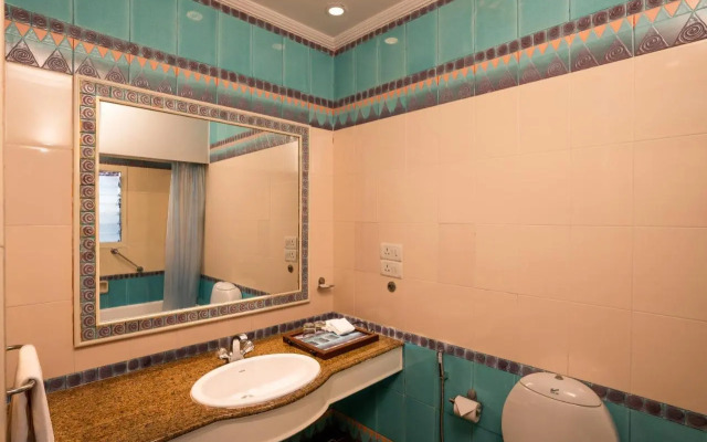 Coconut Grove Beach Resort
