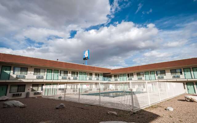Motel 6 Green River, UT