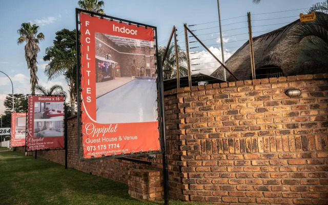 Oppiplot Guest House