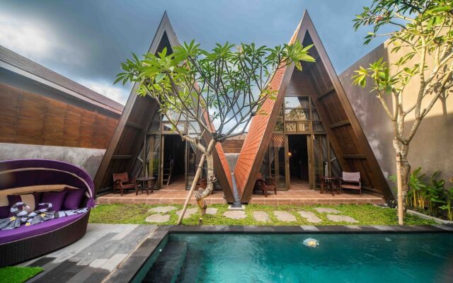 Rumah Kayu Tatiya Villa