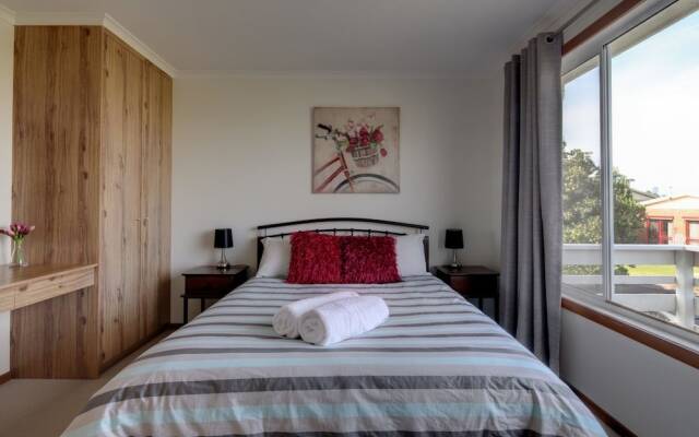 Rocky Point - pet friendly accommodation for multiple families