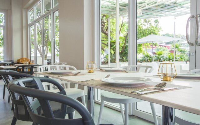 The Sea - Cret Hua Hin