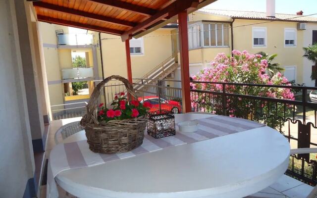 Apartment Take a Look
