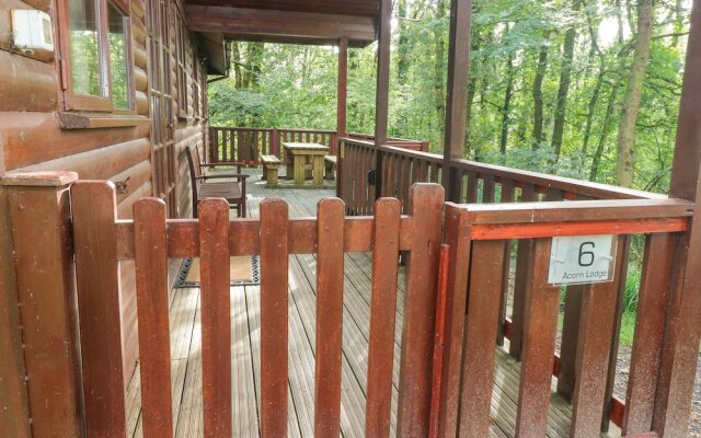 Acorn Lodge