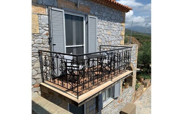 Semi Detached Stone House Great Location