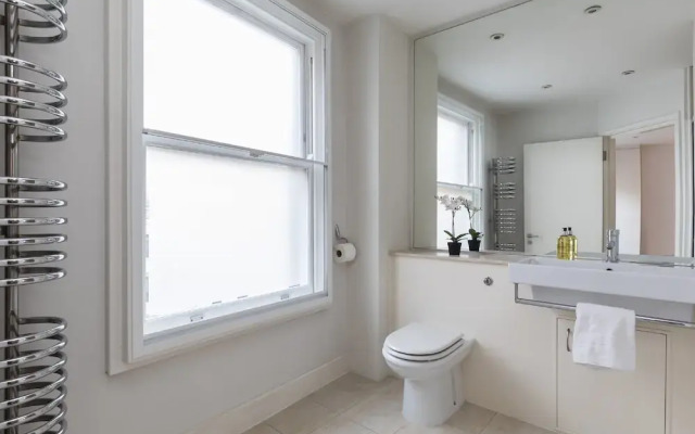 Trafalgar Square Apartments
