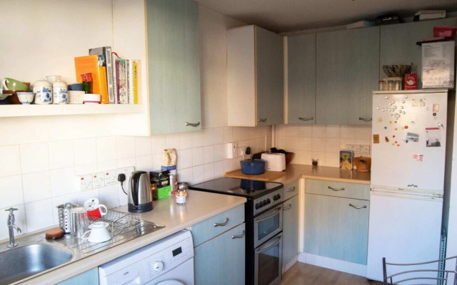 1 Bedroom Flat near DLR