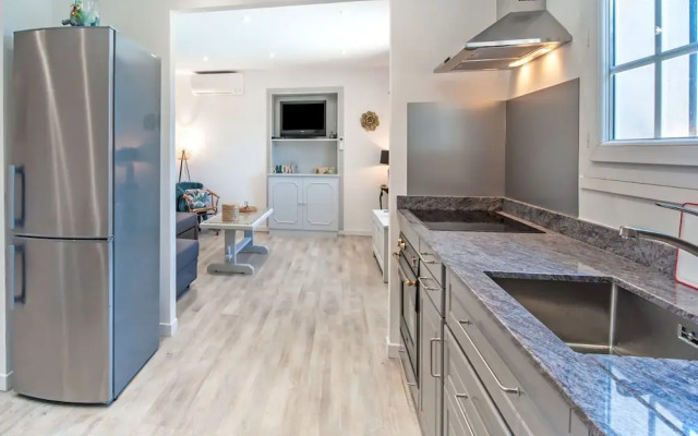 Riviera Hideaway for 2 Guests