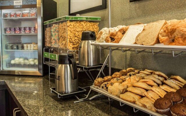 Comfort Suites Huntersville near Lake Norman