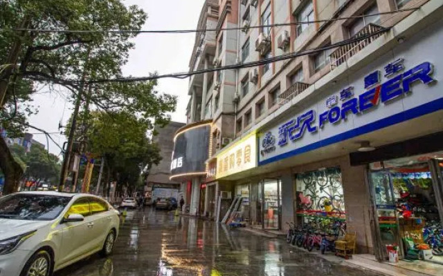 金太阳精品酒店(莲塘二中柏岗地铁站店)