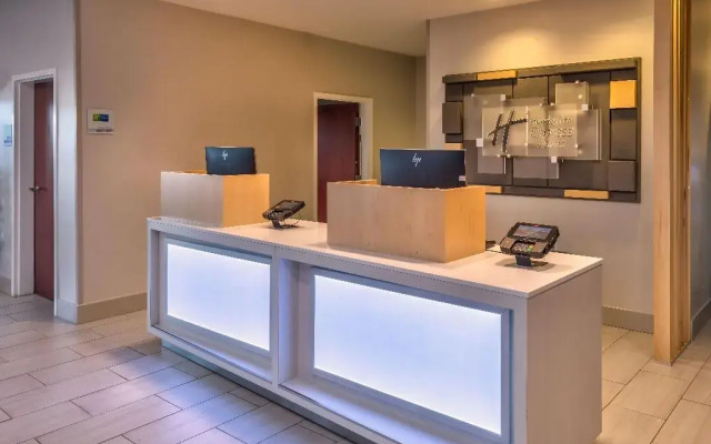 Holiday Inn Express And Suites - Reno Airport