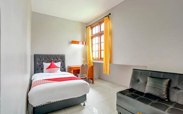 OYO 90089 Hotel Satria Syariah