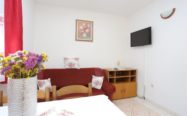 Apartment Lias 2 - with restaurant: A11 Rogoznica, Riviera Sibenik