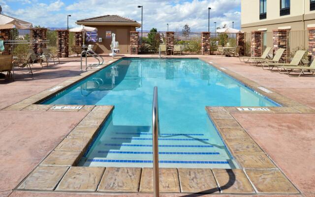 Holiday Inn Express & Suites Page - Lake Powell Area by IHG