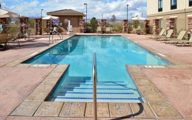 Holiday Inn Express & Suites Page - Lake Powell Area