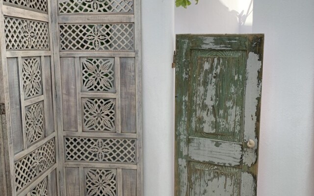 Inviting 3-Bed House In Naousa