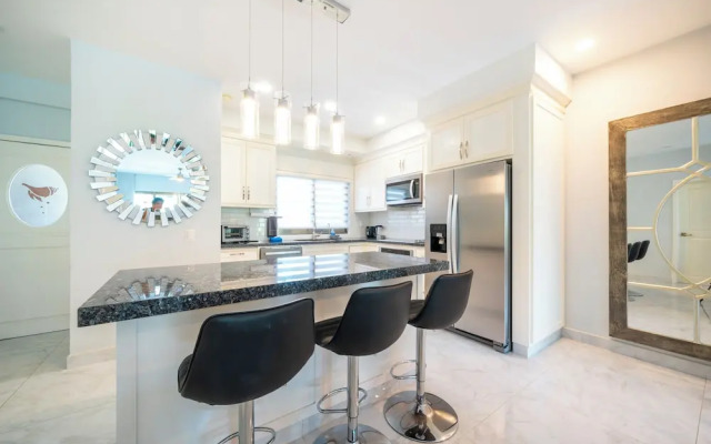 Luxury 2BR Condo with Pool - Paseo del Sol Playacar