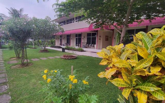 Parai Beach Resort Telengria