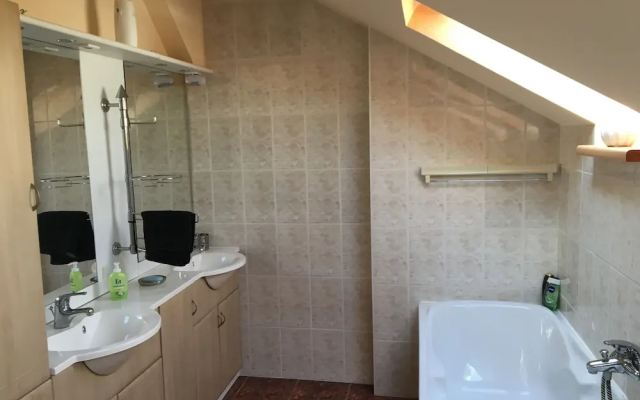 Idyllische Ferienwohnung mit Garten