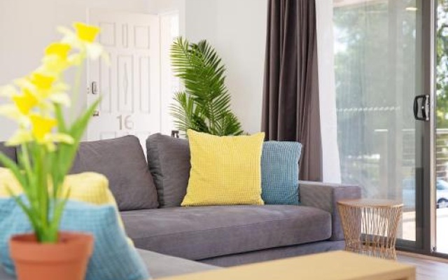 Bay Dream Believer', 16 Verona Road - Pet Friendly, Boat Parking And Wifi – Guest Rooms – Shoal Bay