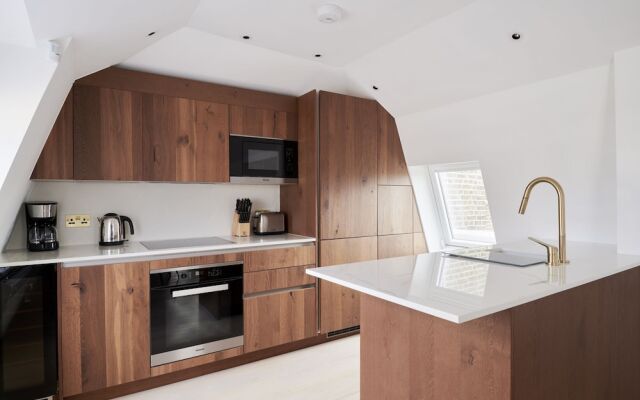 Sonder Kensington Town House