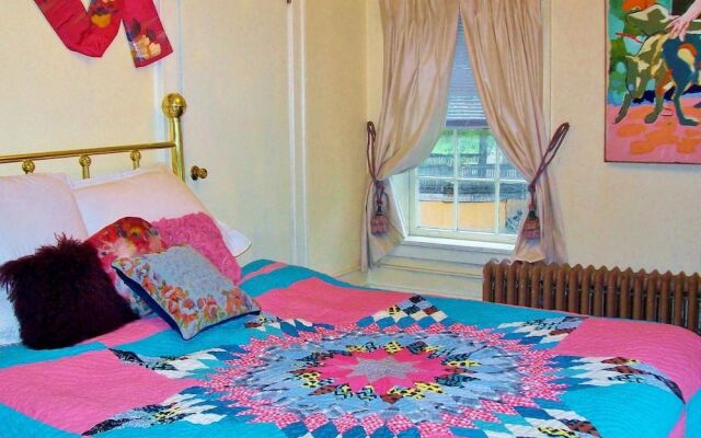 Elkhorn Inn & Theatre