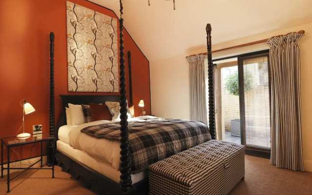 Hare And Hounds Hotel