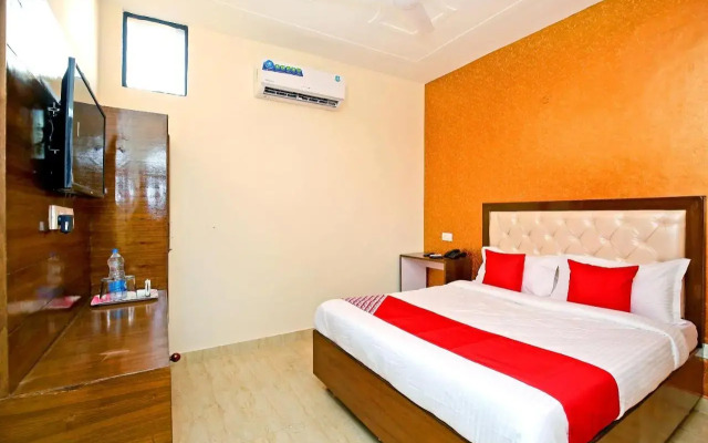 OYO Flagship 40307 Mohali Blue