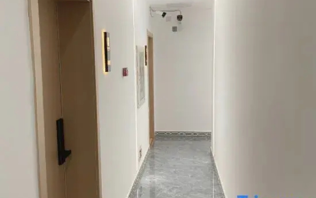 Sansishe Hotel (Kunming college store)