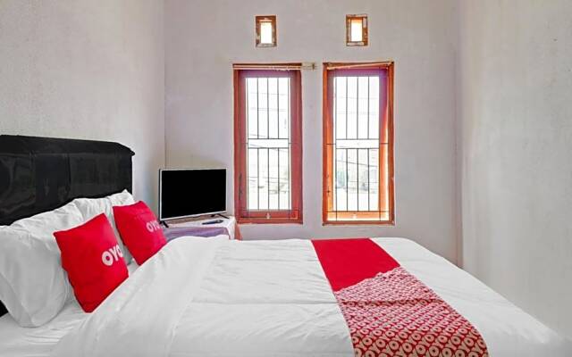 OYO 90815 Guest House Putri Sariwangi Syariah