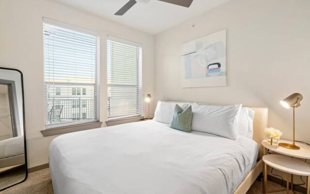 Arlington Inspired 2BD 2BA Deluxe Apartment