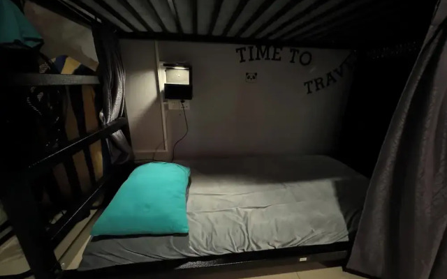 Hostel by zoo family