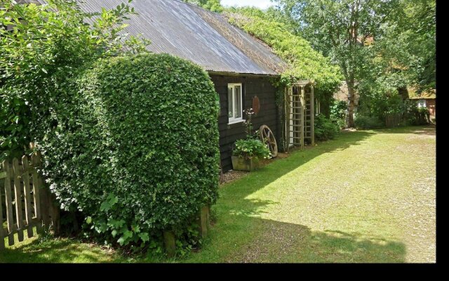 Stunning cottage set in quiet farmyard in Biddenden countryside