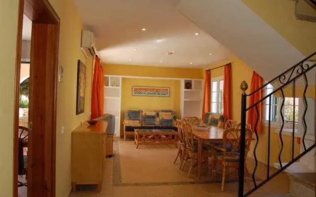 Cala Galdana Villas