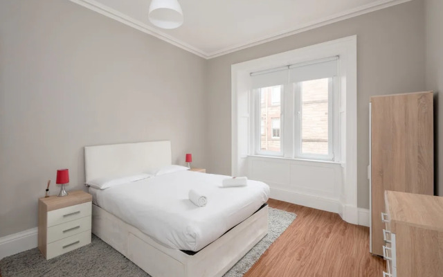 Silver Lining Apartment near Holyrood