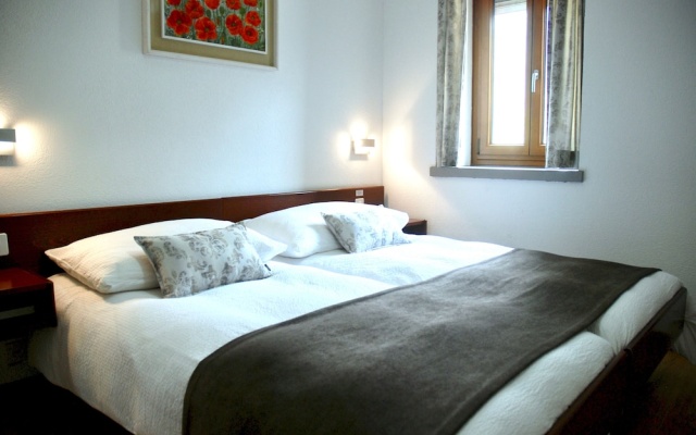 Hôtel De La Dent-du-Midi – Guest Rooms – Saint-Maurice
