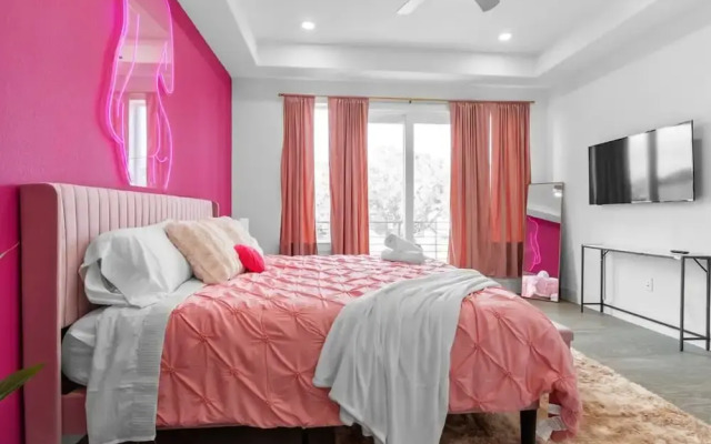 Downtown Houston 3BR Bachelorette Escape