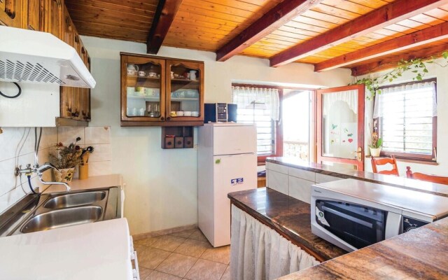 Beautiful Home in Lovran With Wifi and 2 Bedrooms