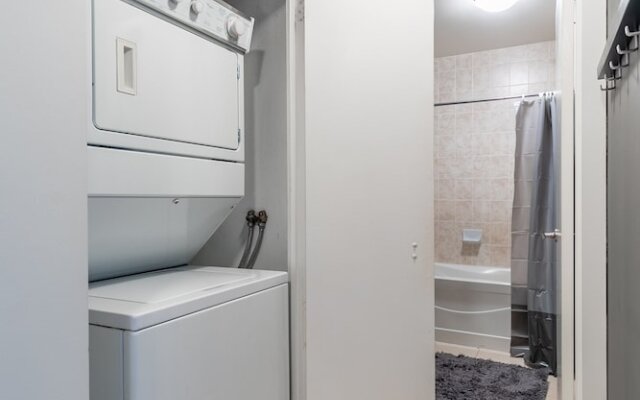 Newly Designed 1Br Executive Suite Great Location
