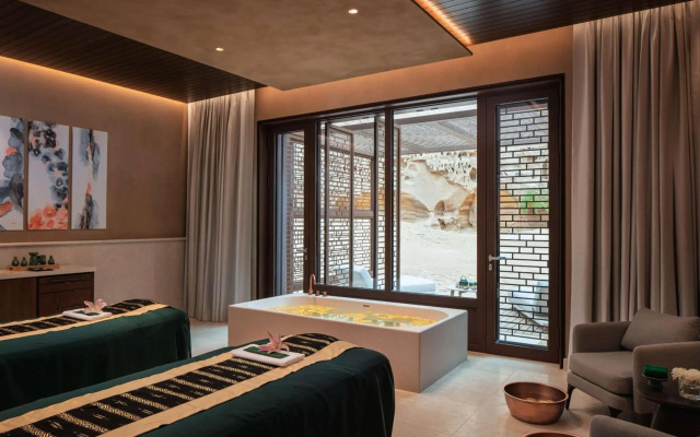 Banyan Tree Alula