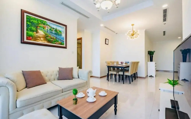 Luxury Landmark - Linh's Apartment