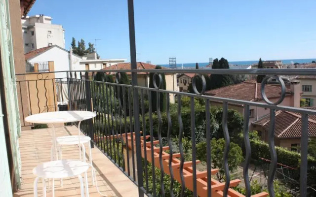 Happyfew - La Charmante