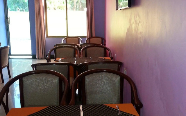 Way Side Hotel