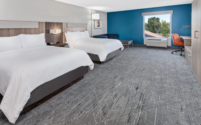 Holiday Inn Express Hotel & Suites Chicago-Algonquin by IHG